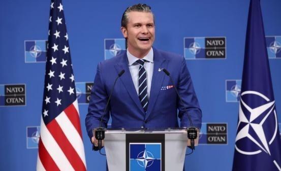 美国防长的话炸了锅：中美要是开打，20 分钟内，他们的航母全得沉！


美国防长
