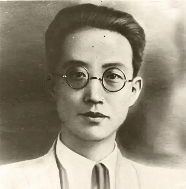 老狼原创，面对刑场肃杀；他说：此地甚好。中国共产党早期领导人之一；《国际歌》的翻译者，被害时三十六岁