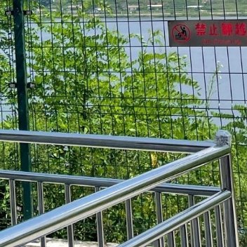 每日一善每日‎一善阳光信用 与人善，于己善。善报也许会迟到，但一定会来。心存善念