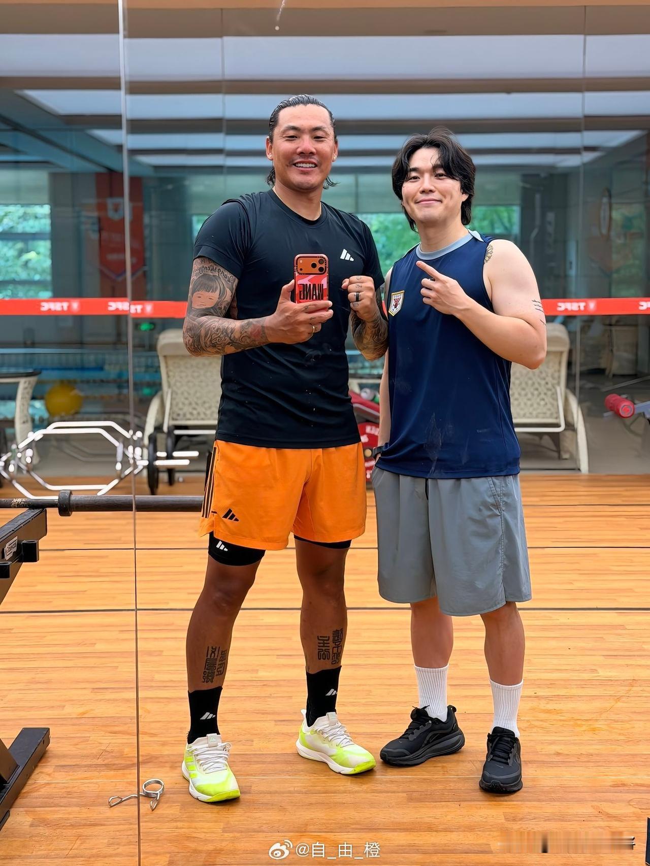王大雷发布伤情报告，左侧脚腕韧带撕裂。
是什么原因，让球员自己发布伤情报告自证清