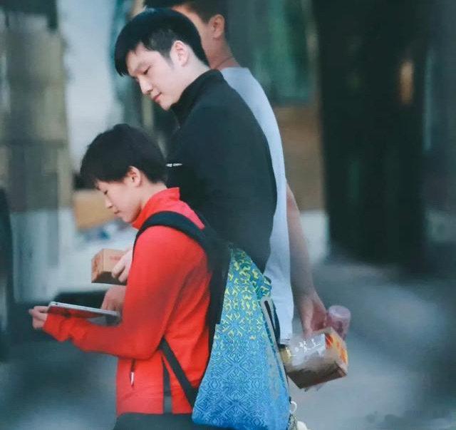 #樊振东 我太大一只了# 樊振东，有种神奇的男友气质[允悲]东哥就是熊猫本宝[太