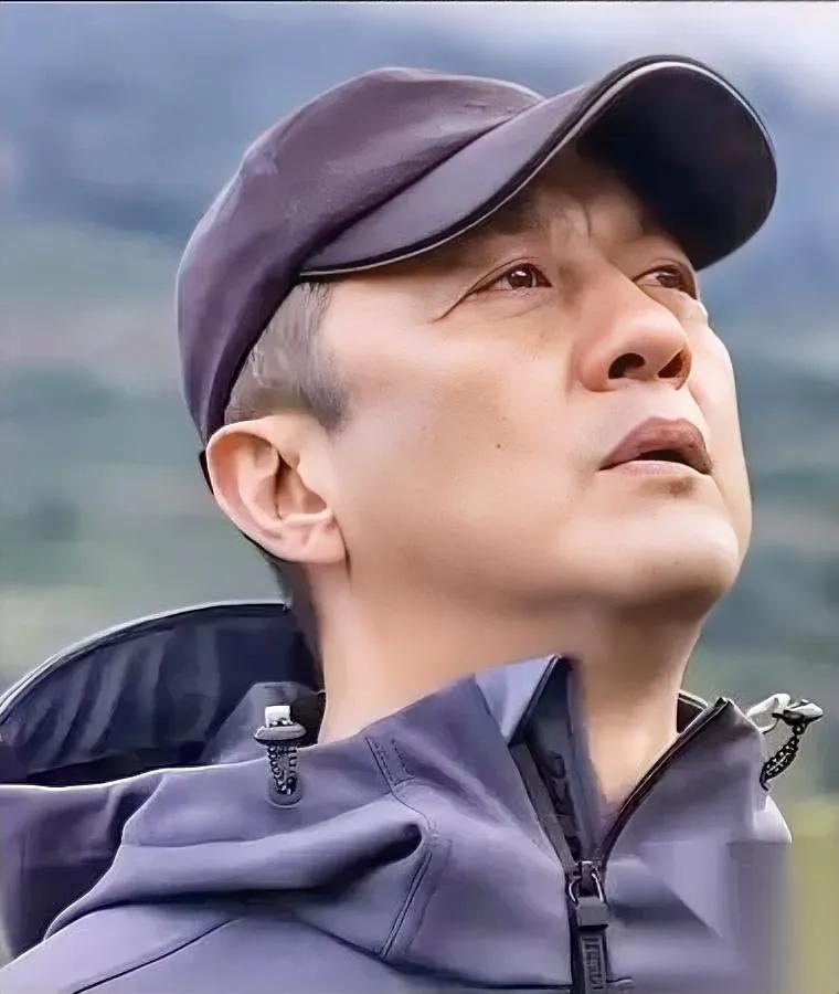 李亚鹏又被骂上热搜！

但手术室里却发生这幕…

老护士偷偷告诉我：