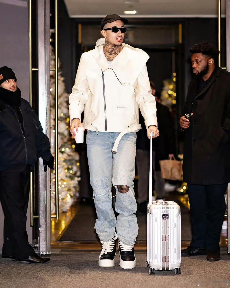 又帅又能打回来了！ 