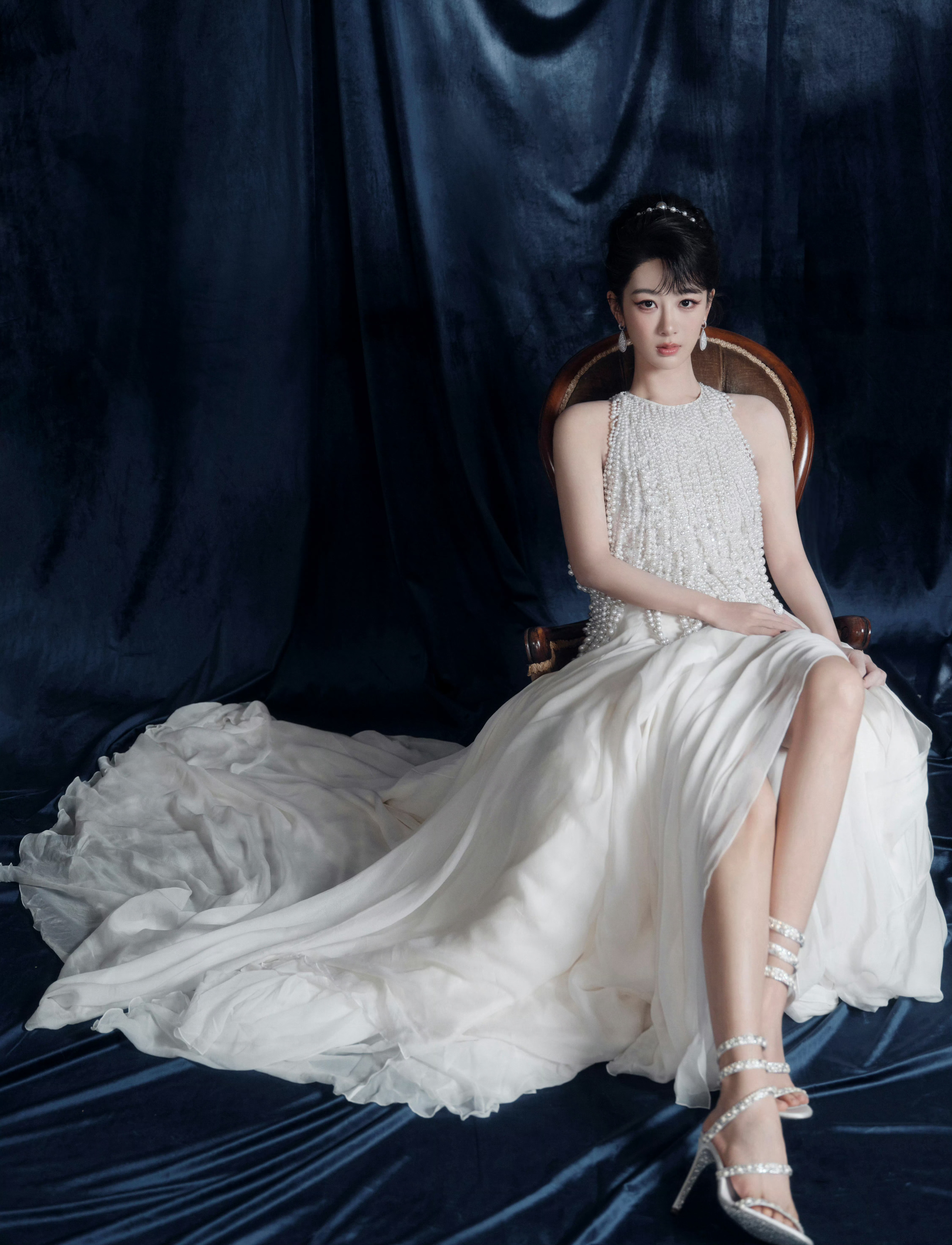 杨紫与高定品牌Georges Hobeika第二次合作。上一次是生日大片。 Ge