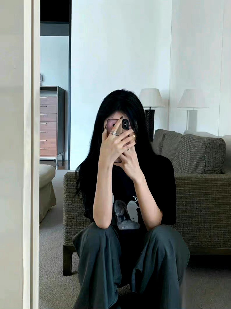 “ 每个人在最失望的时候  都会消失一阵子  你永远不会知道在那段时间  她的世