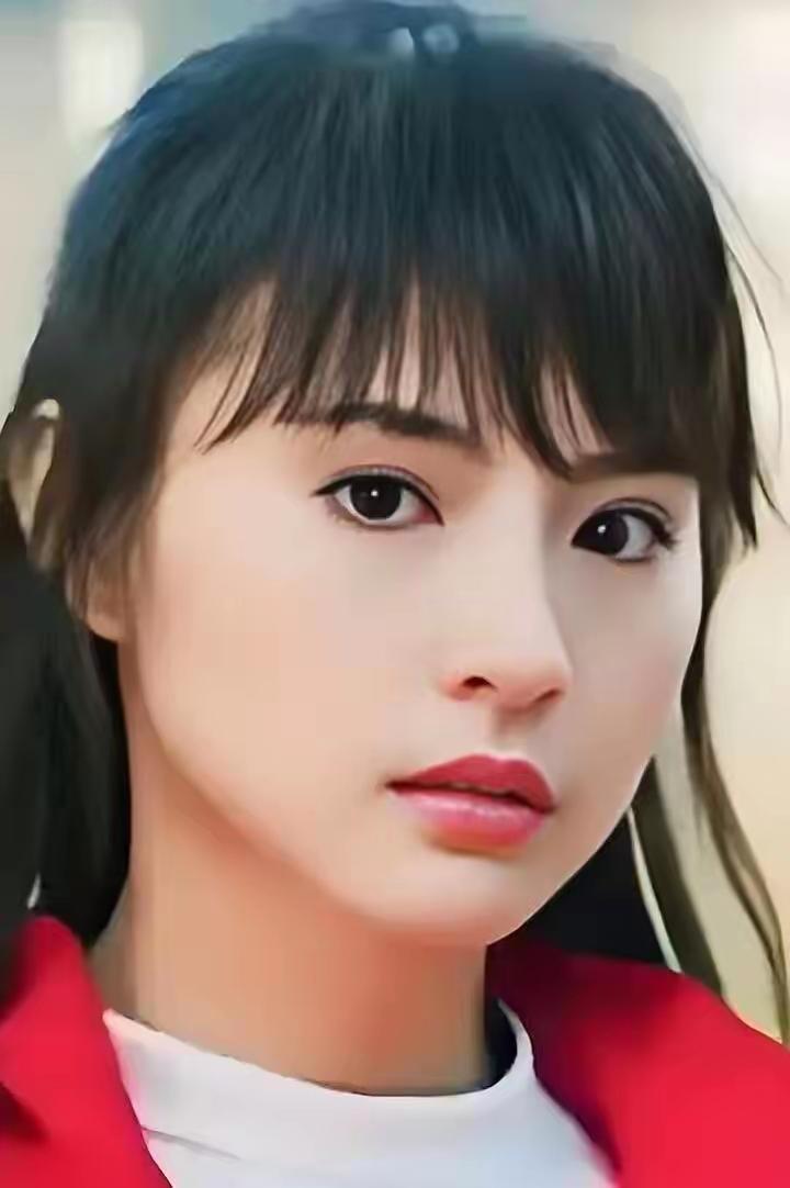 武打女星李赛凤
小时候看她主演的《妙探双娇》，深深的爱上了她[害羞]