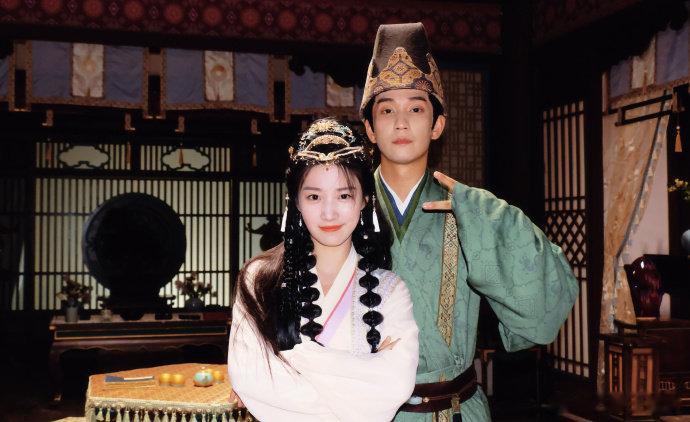 #王子奇卢昱晓新剧平番# 王子奇卢昱晓新剧《榜上佳婿》杀青啦[打call]！这部