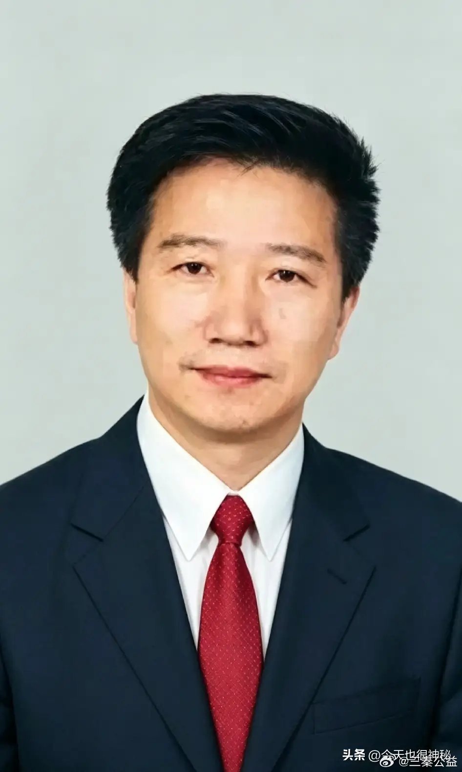 中国民用航空局原党组成员、纪检组组长梁潮平涉嫌严重违纪违法，主动投案，目前正接受