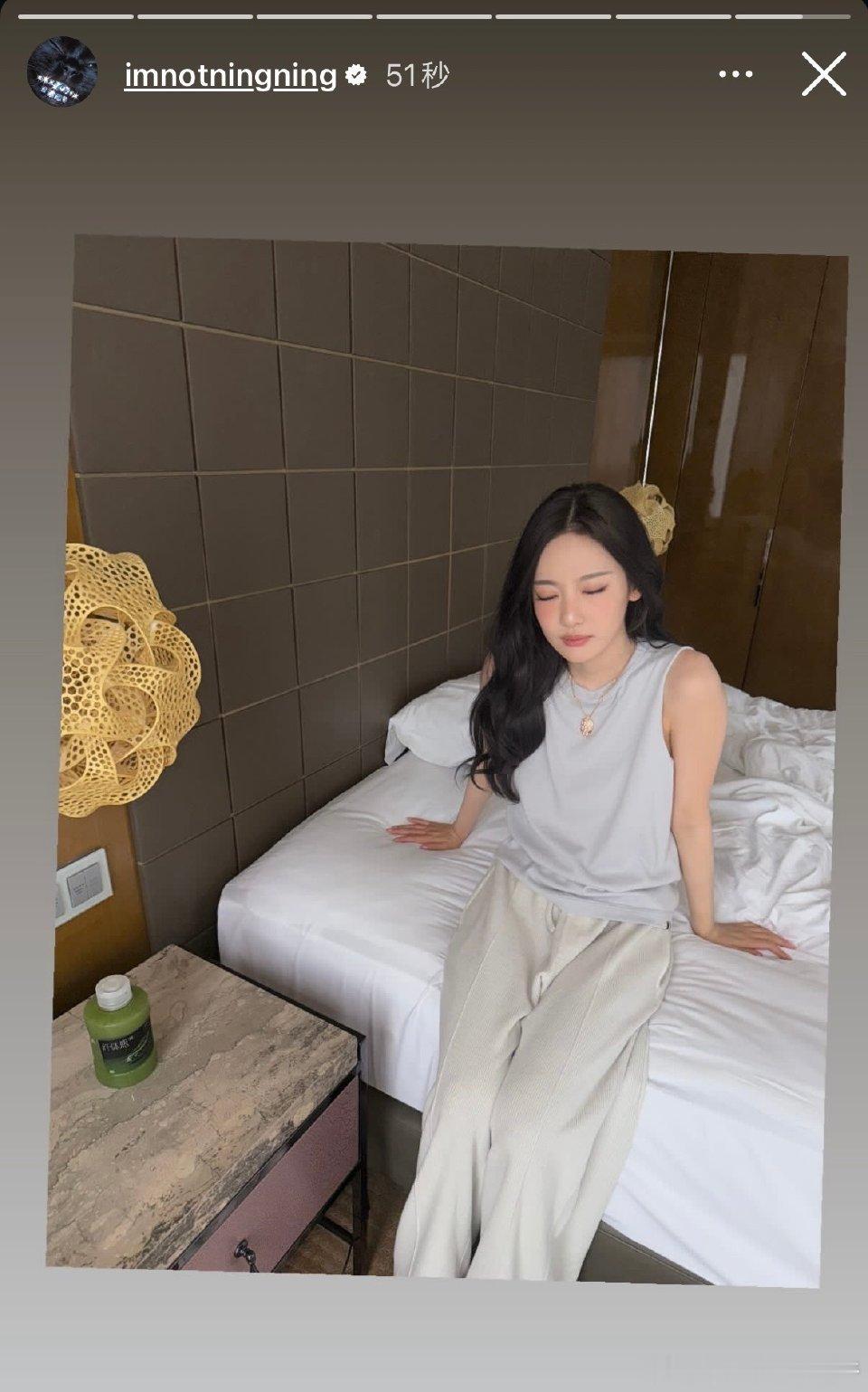 宁艺卓喜茶宁艺卓喝喜茶 宁艺卓喜茶 ​​​
