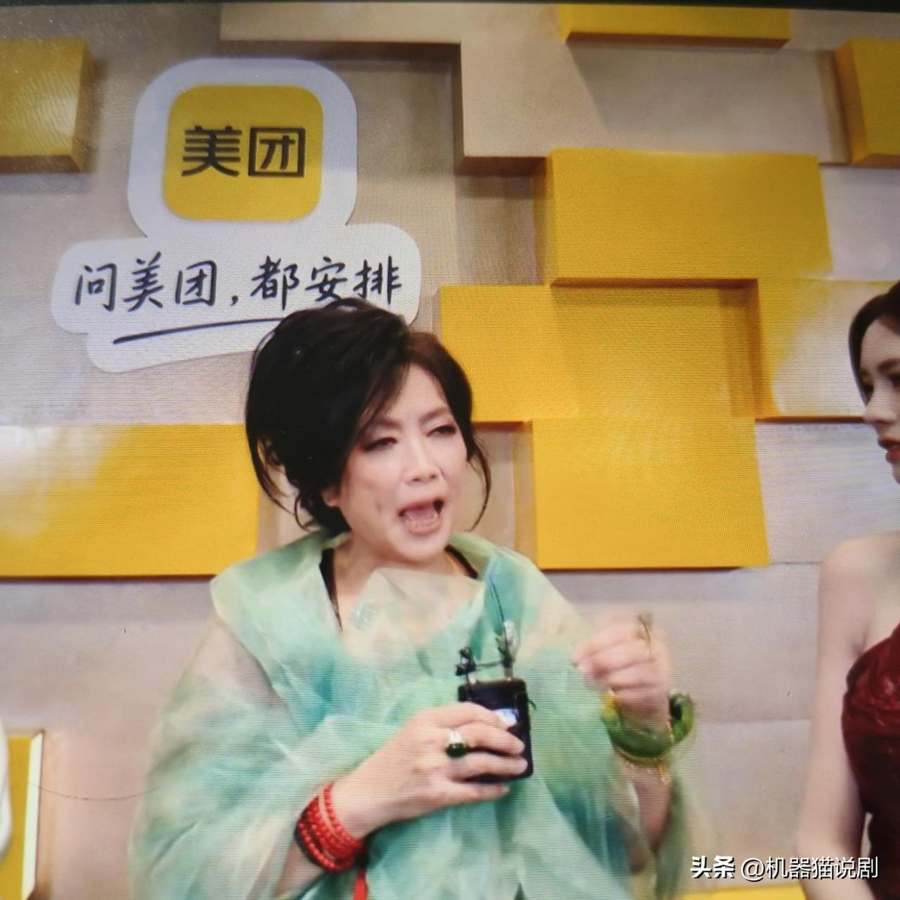 夯爆了
果然老辈子来唱歌就没有年轻人什么事了，《歌手》齐豫压轴出场，一首《橄榄树