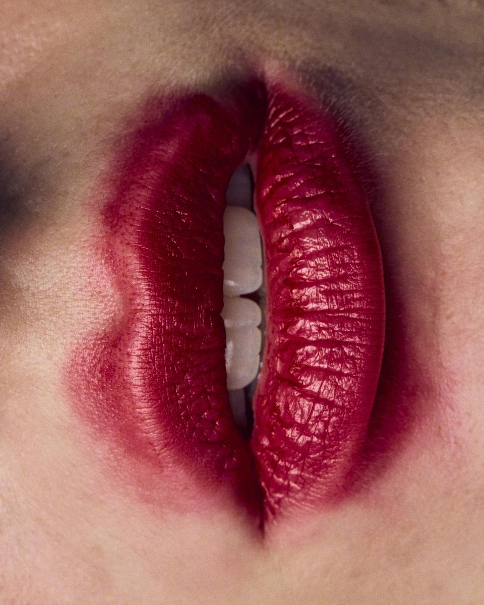 Vogue Portugal 葡萄牙版三月刊 “kiss me” 封面主题模特: