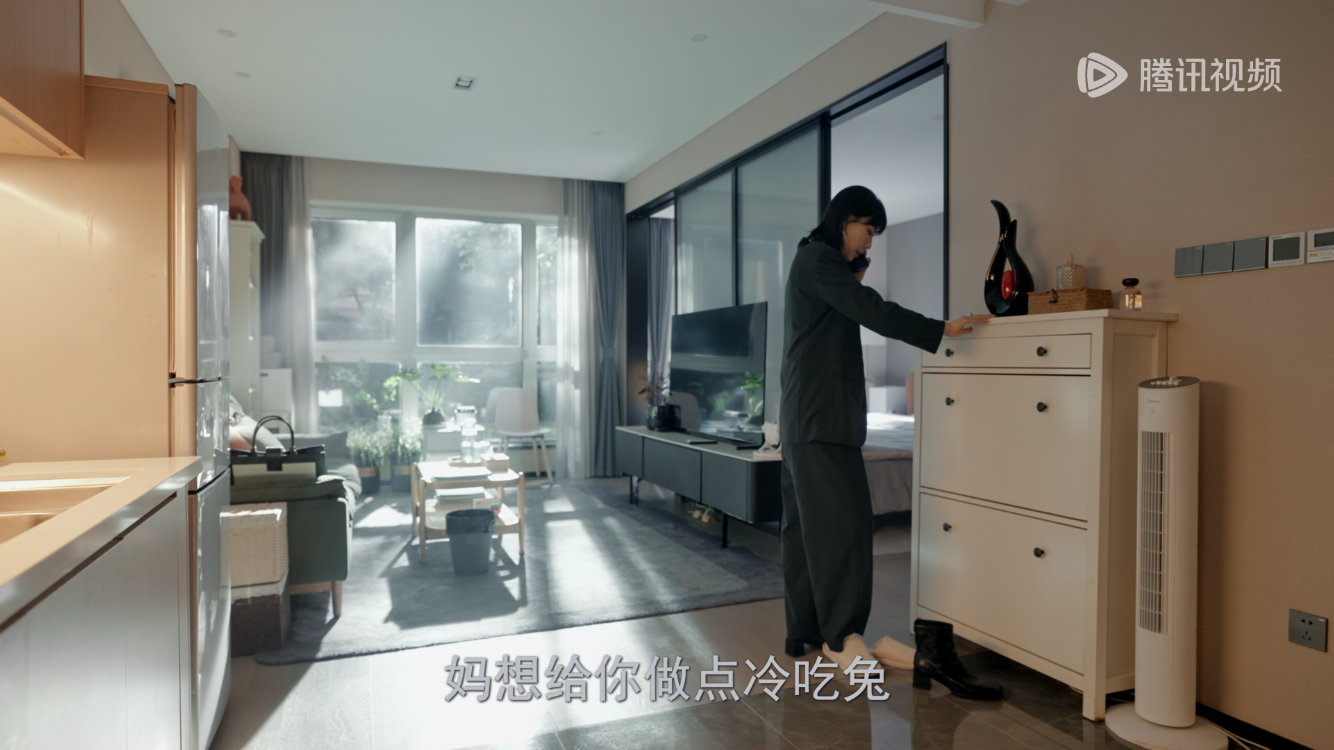 岐推荐的那个故乡，别来无恙看了，台词很幽默场景还蛮贴近生活的，主要是成都元素好多