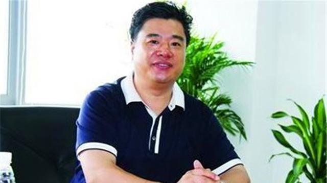2007年，浙江“皮革大王”王敏被父母绑进精神病院，兄弟转移其12亿资产，两天后