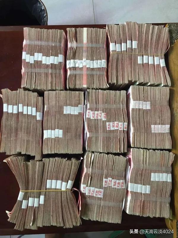 独居女子去世 账户里还躺着600万元 最近上海53岁独居女子邓女士的事儿挺让人唏