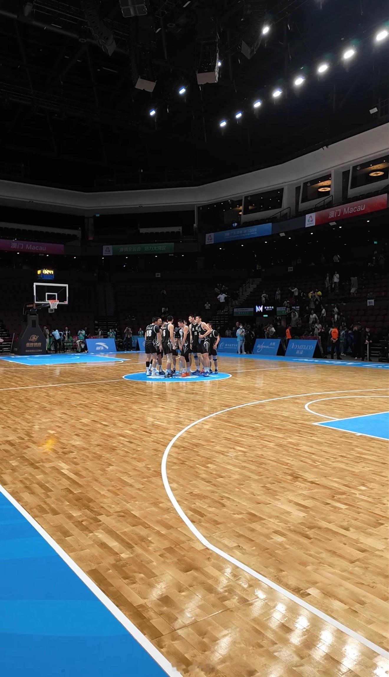 U18广东男篮91:83上海男篮，挺进决赛！ 