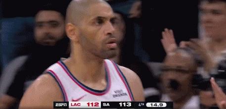 真没见过，CBA都不太常见，巴图姆边线发球后，站在边线接球失误，将机会葬送！可惜