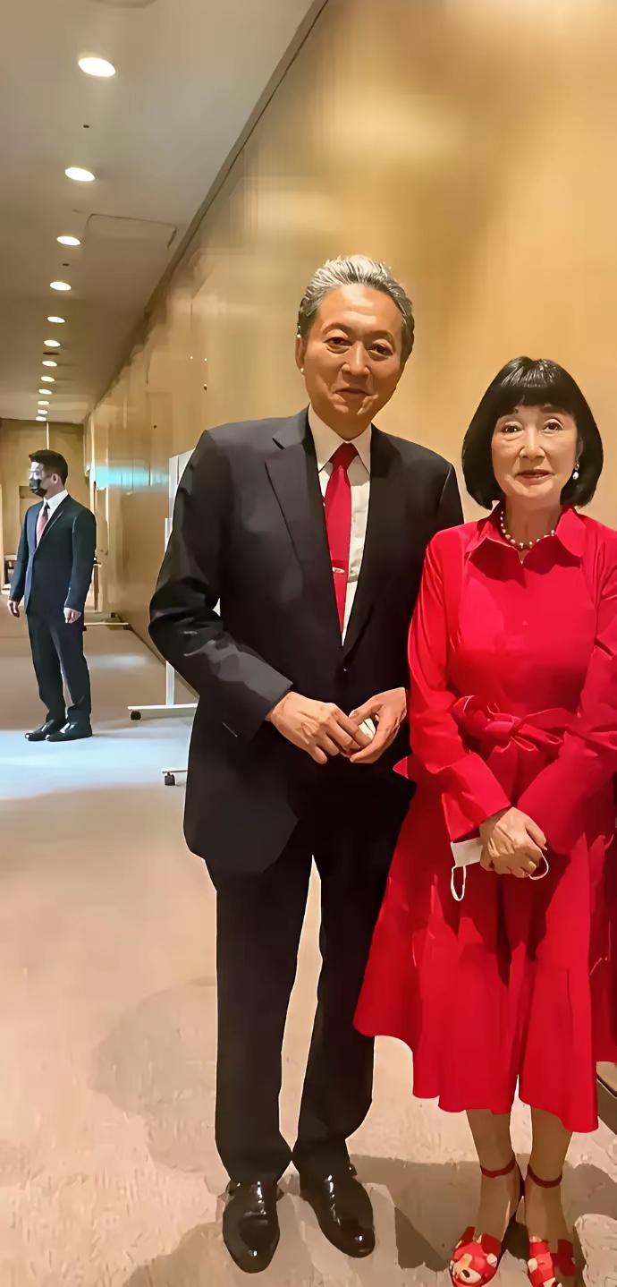 在逆流中站定的“真汉子”！
 
在网上刷到鸠山由纪夫来北京参加抗战胜利80周年活