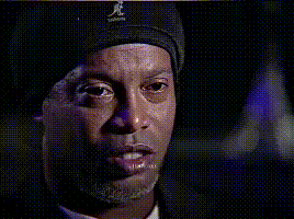 小罗说：我年轻的时候他们连球皮都碰不到......这话必须信，不是吹的！
小罗巅