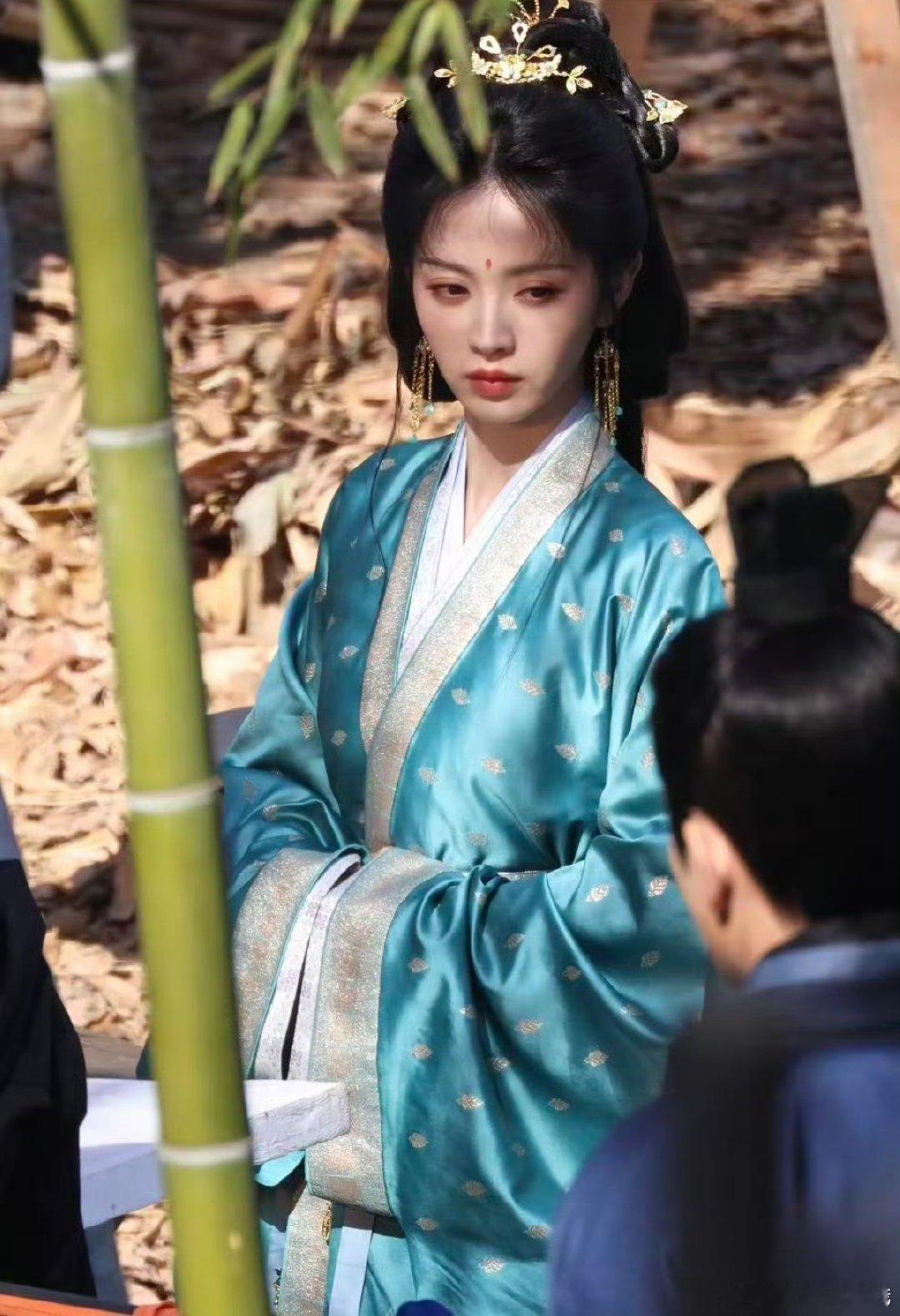 田曦薇《嫁金钗》新造型好漂亮好适合她，这部剧不知道拿什么输