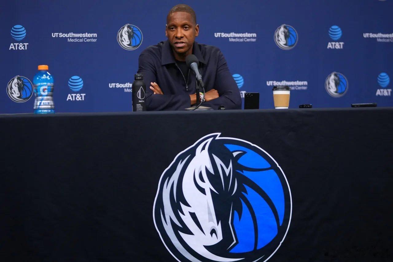 MFFL 来自Jake Fischer的消息。达拉斯已向其他球队表示，他们非常愿