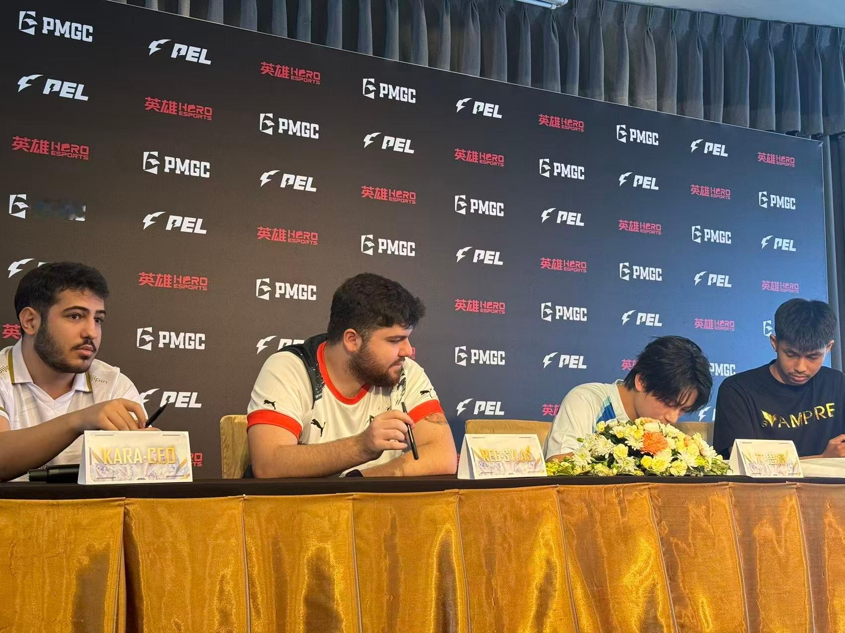 从文化交流到战术研讨，媒体日氛围拉满，PEL选手带着东方底蕴征战赛场，每一步都在