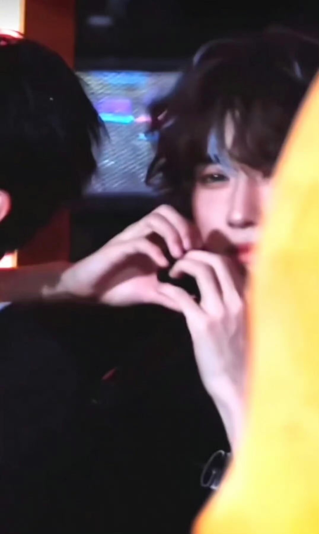 很惊喜收到宋亚轩媒体礼☺️一直关注着亚轩成长为「全能王」，在每个领域都做到最好！