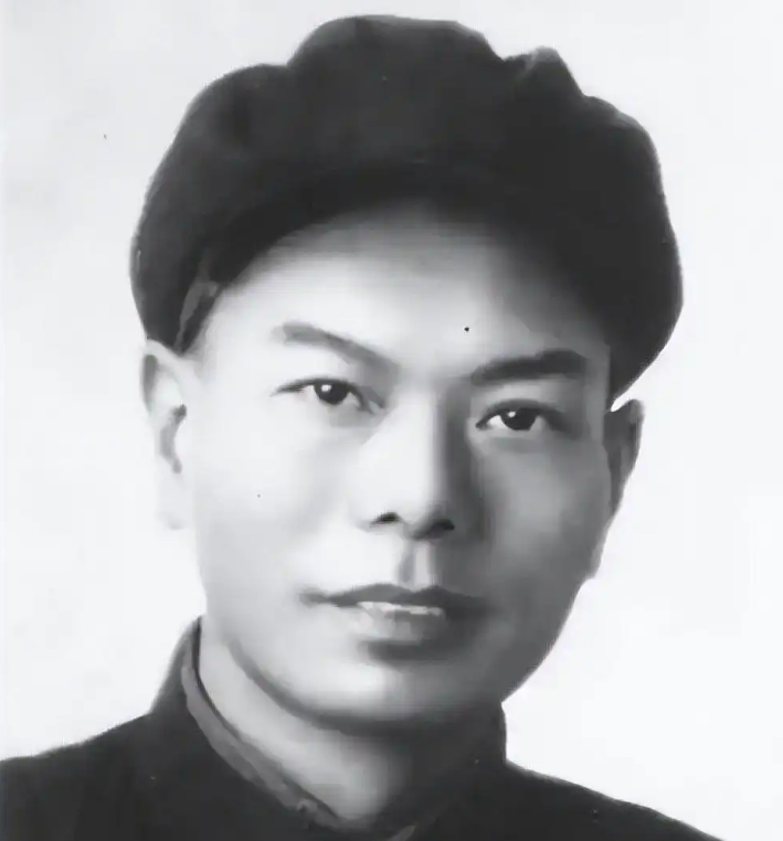 1941年，福建长乐，日军侵占当地后肆意残害百姓。忍无可忍的乡民自发拿起农具反抗