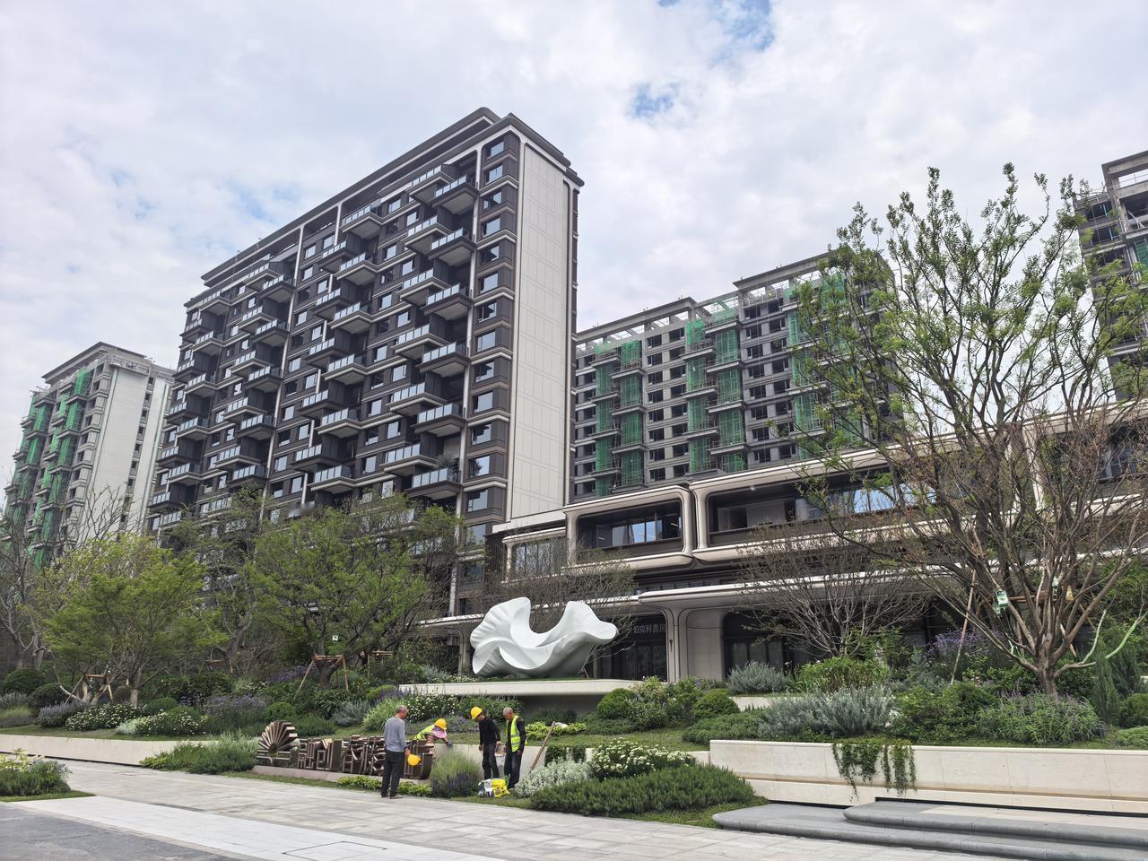 港务区融创新产品来了，基本上准现房了。