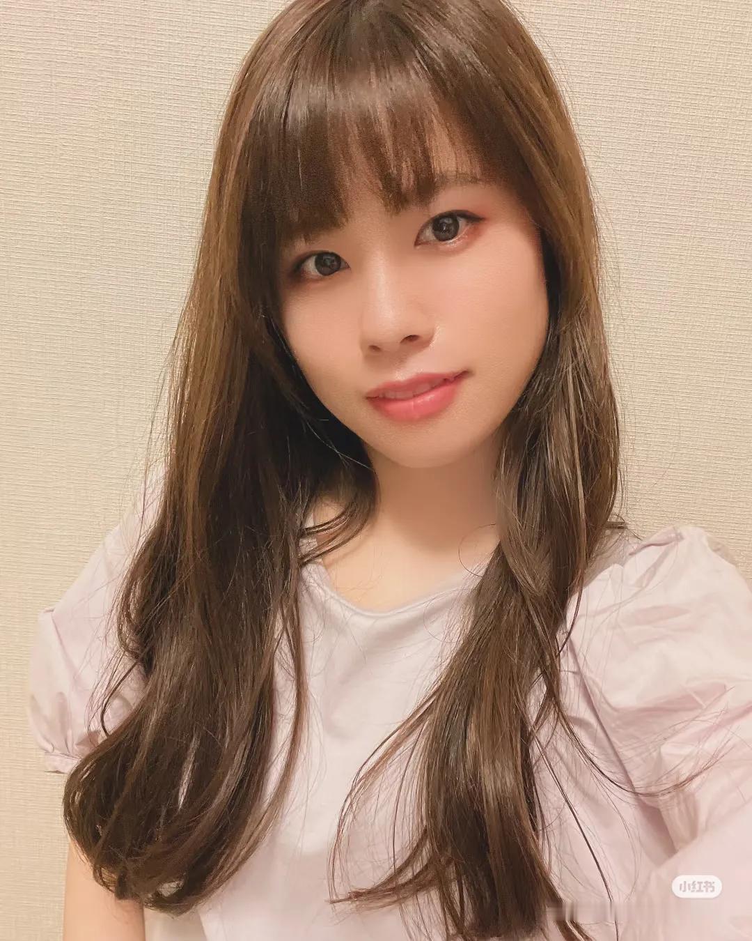 话说日本近几年就推出了许多颜值和气质都相当不错的新晋模特，而笹丘真就是其中之一。