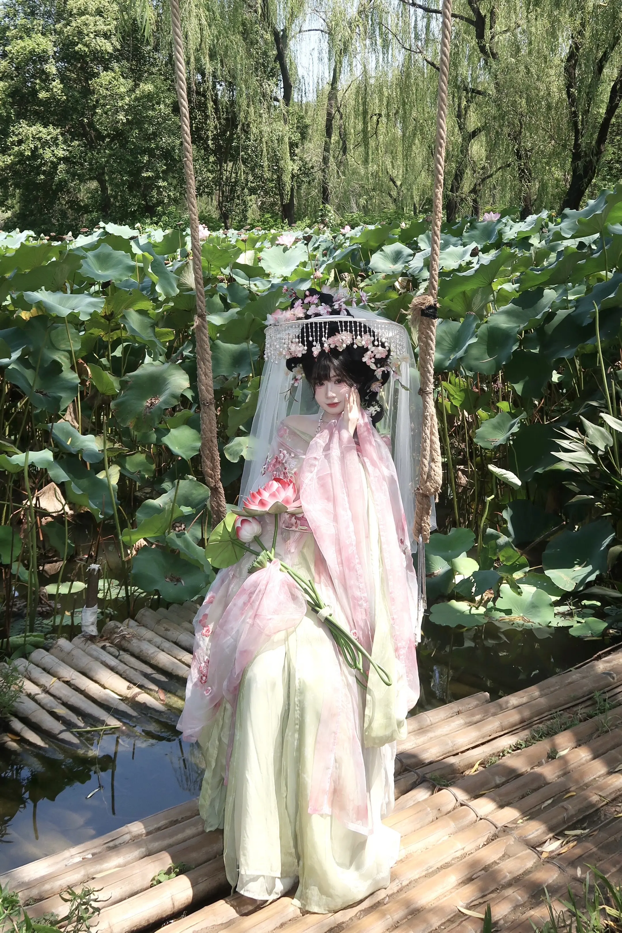 遇见你的眉眼 如清风明月。