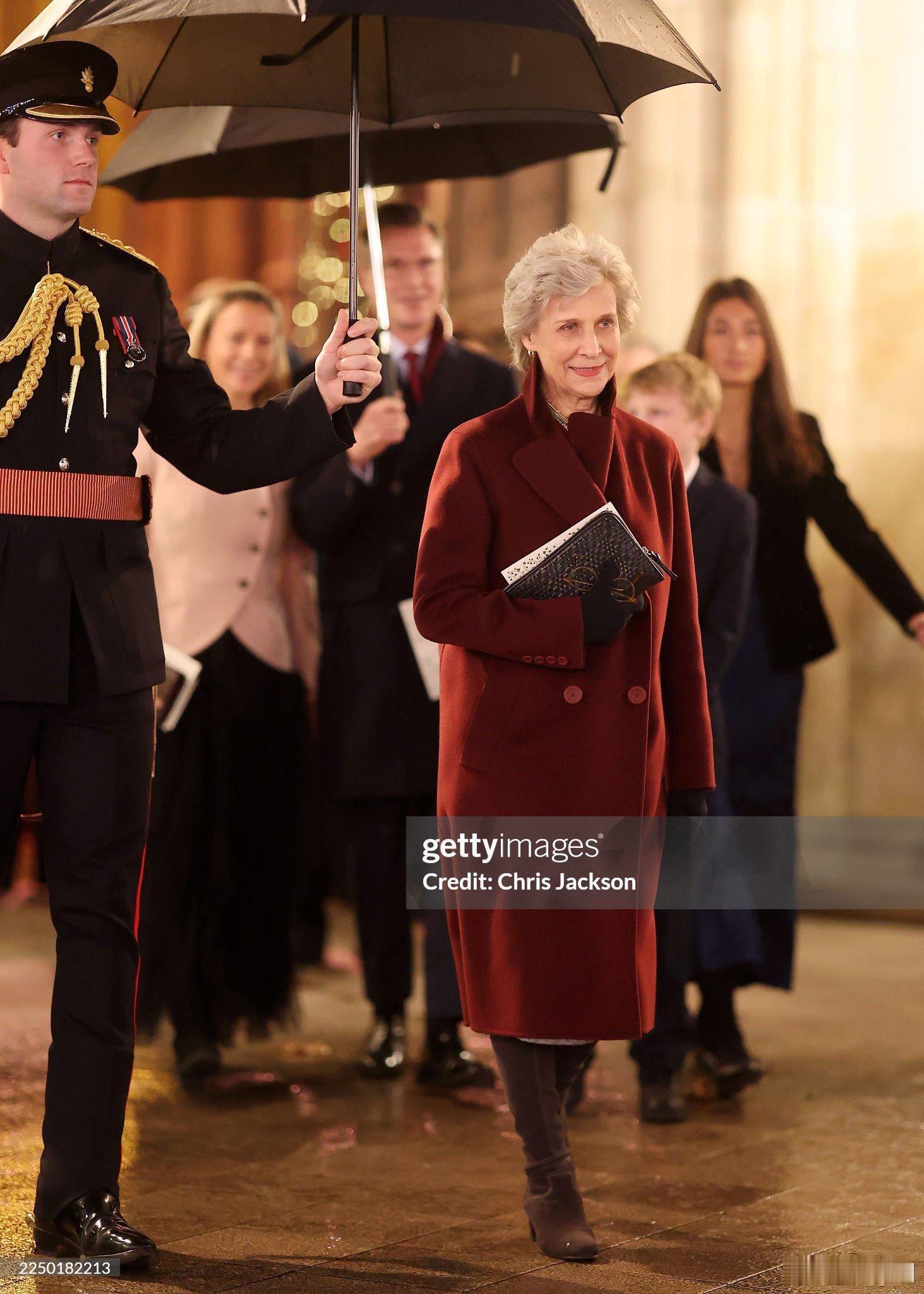 英国王室 🇬🇧12月5日，格洛斯特公爵夫妇、扎拉·廷德尔夫妇、肯特海伦小姐和