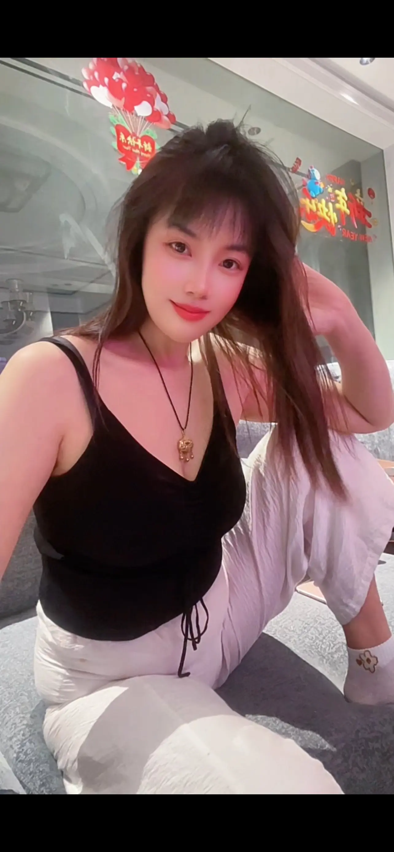 一晃又一年，有的人再见，有的人再也不见，人间的面，见一面少一面，有的人...