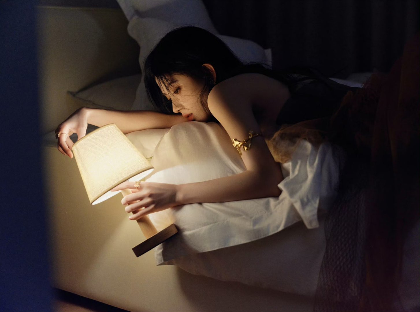 jjy鞠婧祎阿黛 jjy鞠婧祎苏绿夏 “你是被光偏爱的，你的名字燃起我永恒的春季