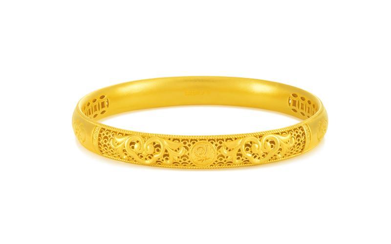 这黄金涨得吓人啊，已经到了1780了！
我和弟媳妇10年前都买了金镯子，50多克