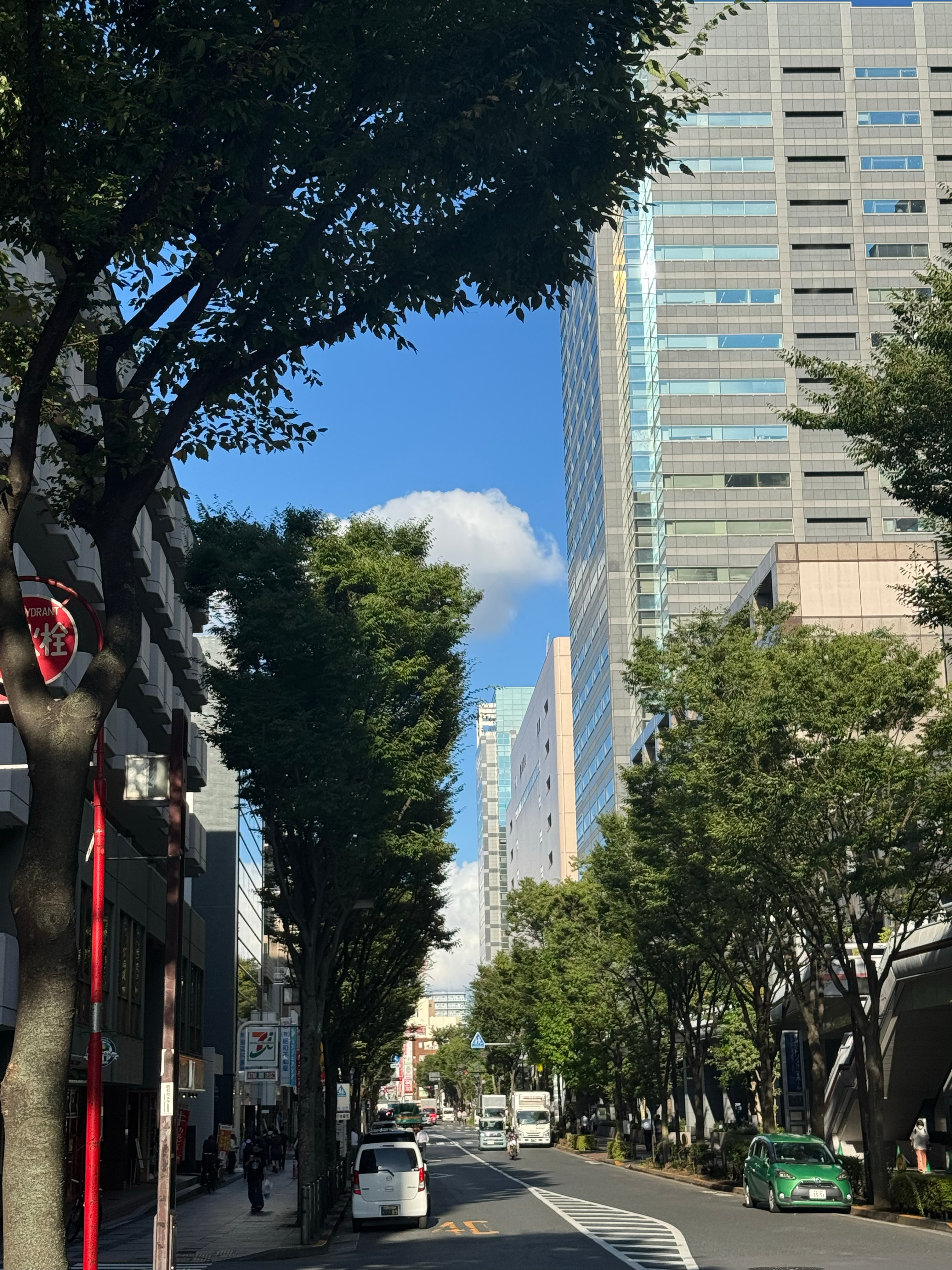 风雨过后的蓝天白云