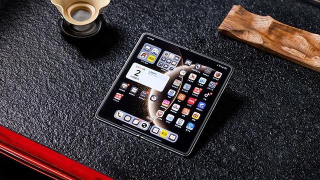2025大折叠盘点：轻薄+大而全路线 OPPO Find N5封神