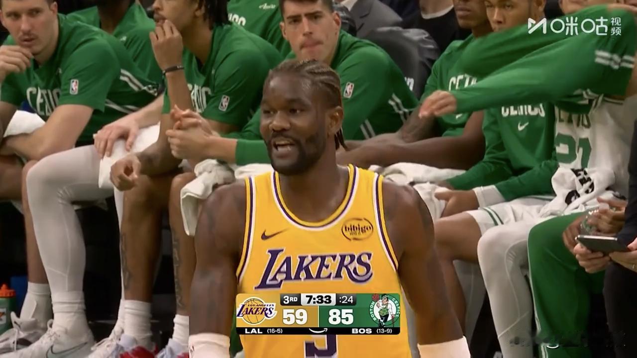 湖人队第四节最后五分钟换上替补，面对凯尔特人队直接投降了，93-113落后20分