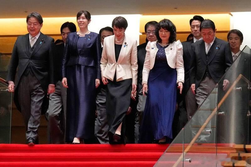 高市内阁2.0支持率升至73%！六成民众支持任内推动修宪海外新鲜事ai热点共创计