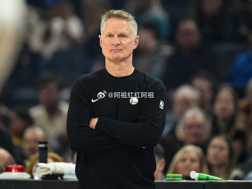 NBA常规赛，金州勇士在主场以124-130的比分不敌芝加哥公牛。此役双方在三分