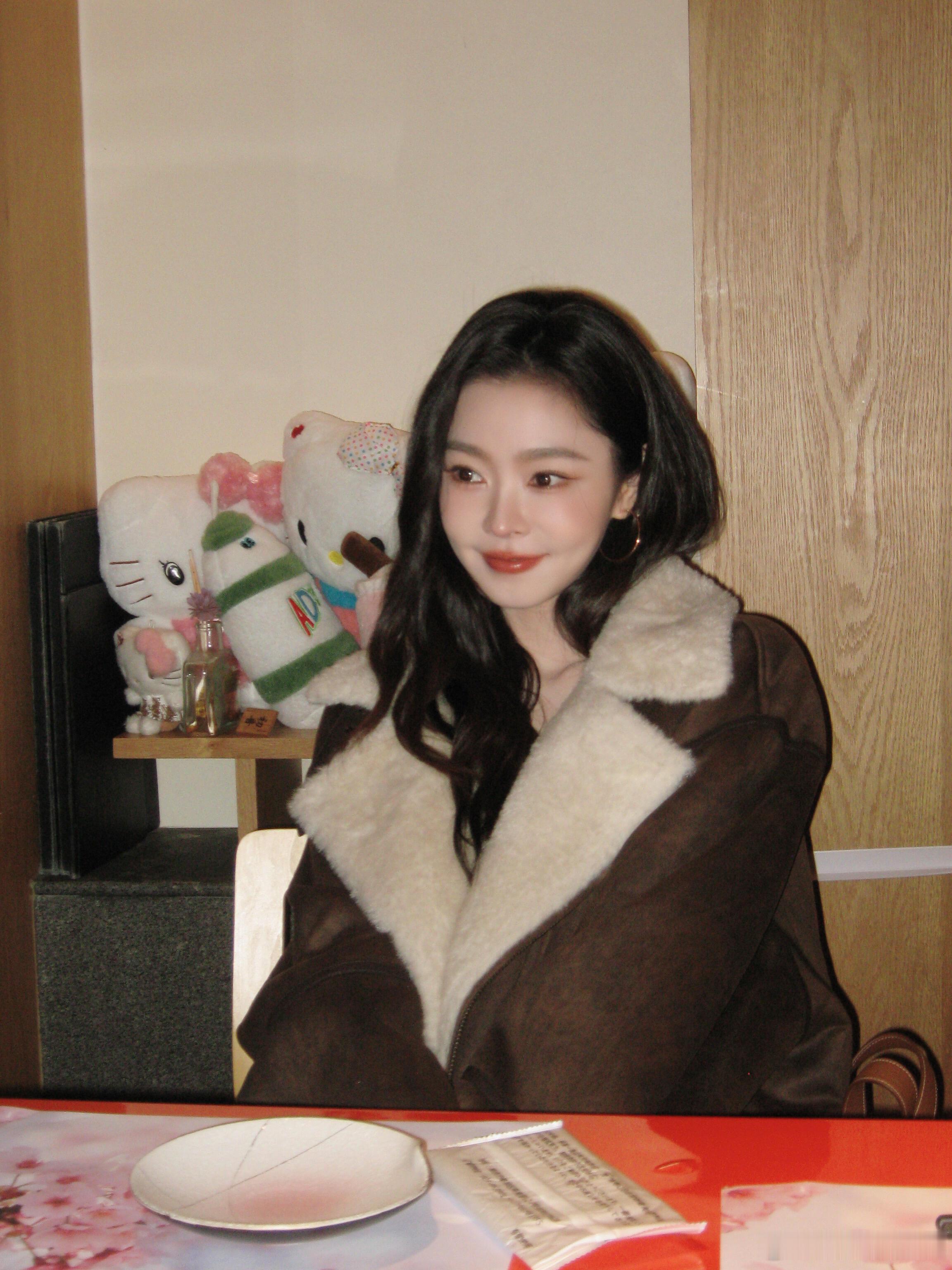 宋轶单纯不想因为这么琐事被打扰吧，私密关注不要太正常了，感情瓜到此为止，各自搞事