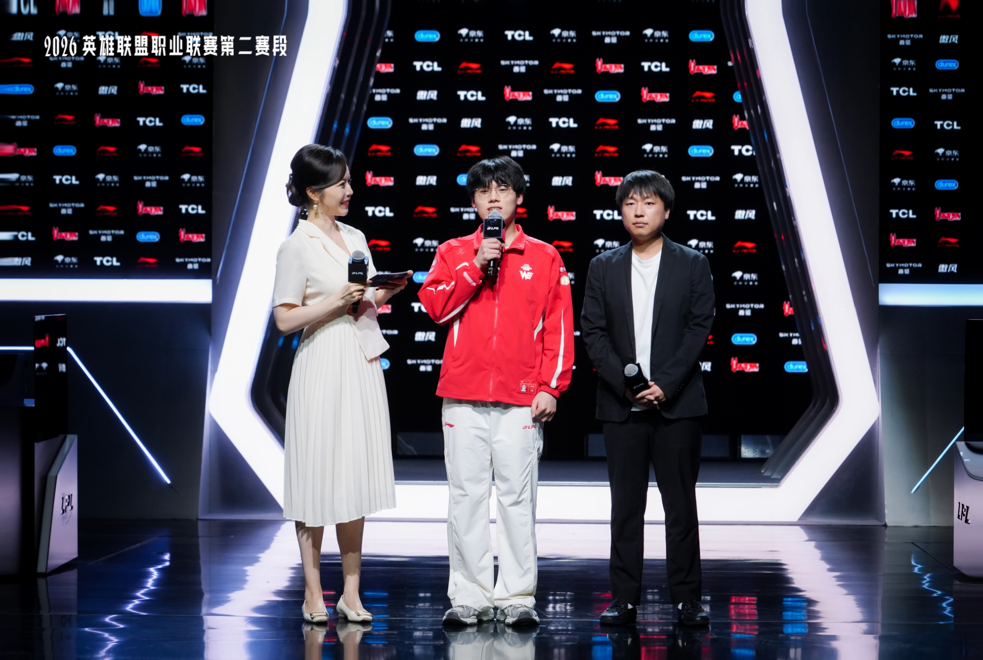 赛后返图斗志昂扬，力克强敌，恭喜WE晋级第二赛段淘汰赛胜者组决赛！WE晋级淘汰赛