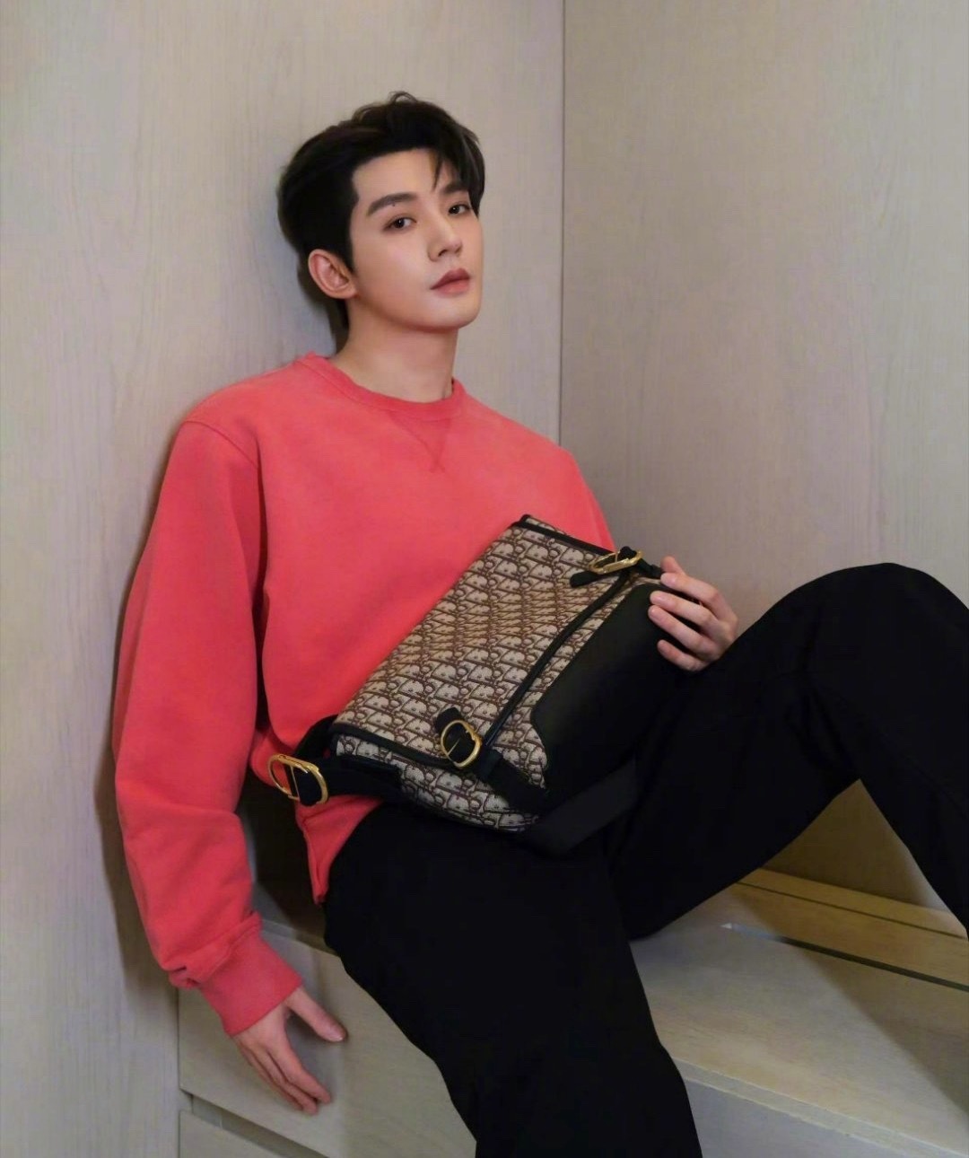 邓为今日份营业，Dior王子的颜值能打吗？ 