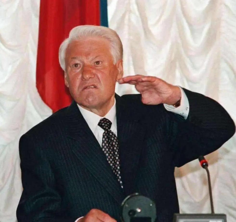 叶利钦为什么非要搞垮苏联，当苏联总统不好吗？对于苏联解体，有人说是戈尔巴乔夫的错