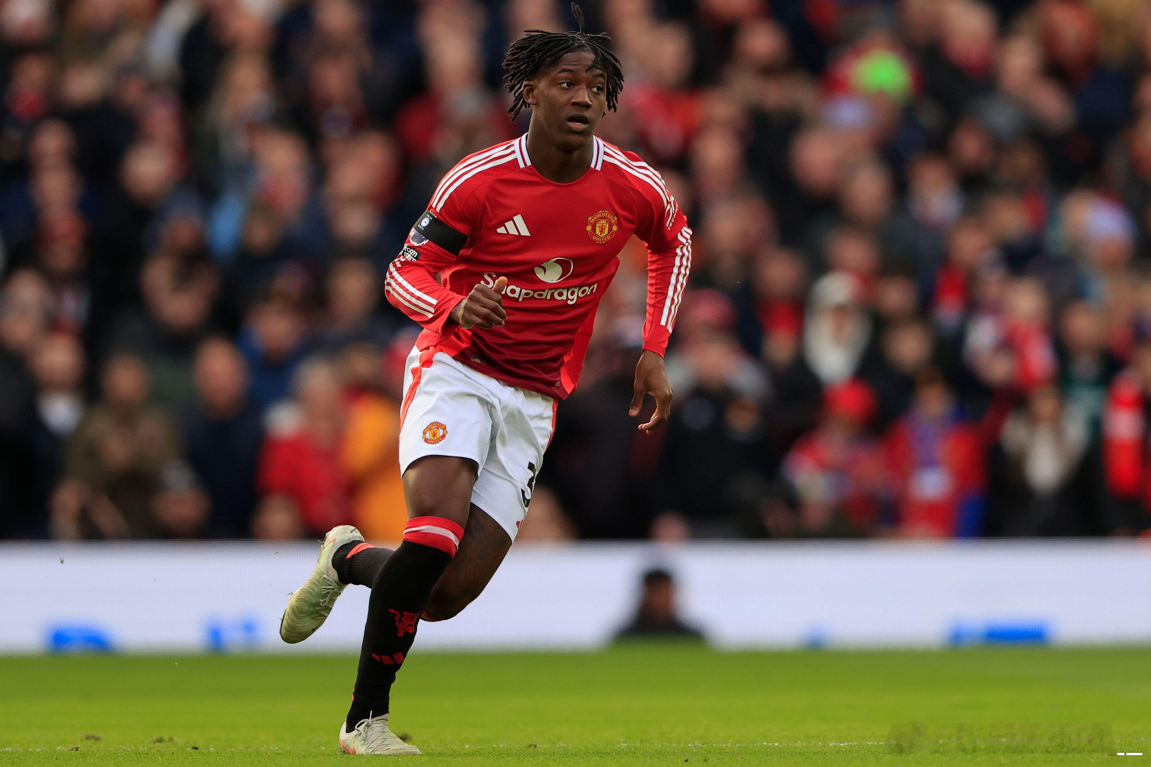 在本轮英超曼市德比，梅努获得首发机会。据统计，这是梅努本赛季首次在英超首发登场，