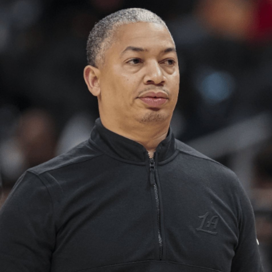 赢了一场没有核心的老鹰他们天真的认为问题已经得到了解决 