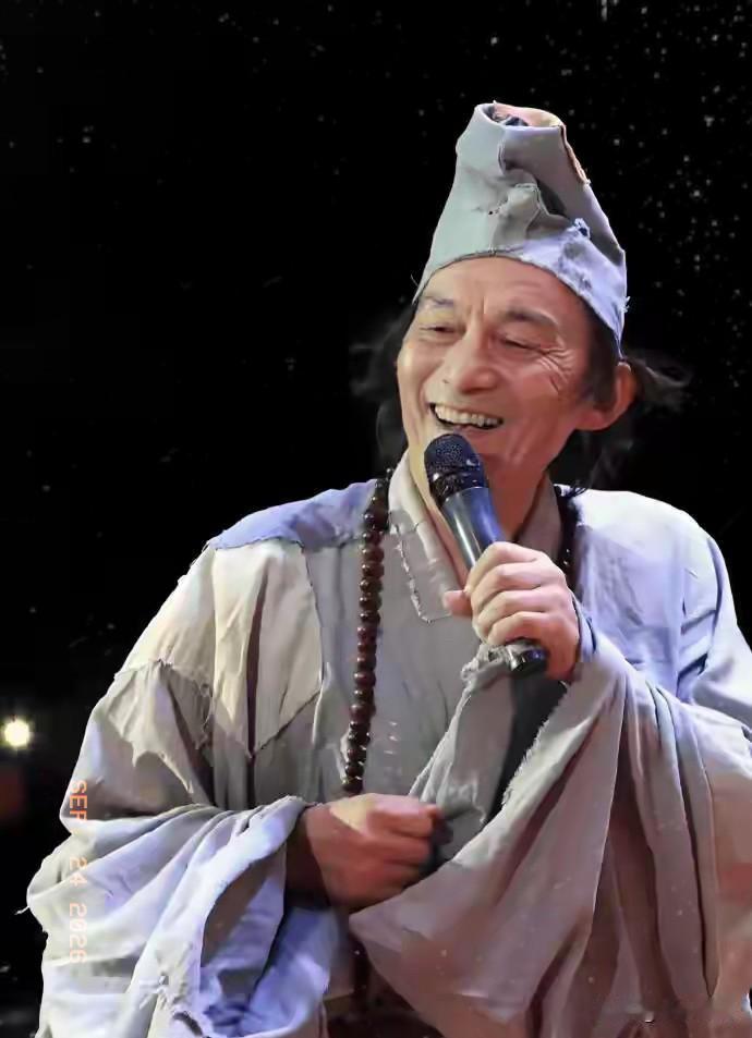 “济公”游本昌辞世了。
看到他的死因，我破防了。
他不是死于贫穷，而是因为我们谁