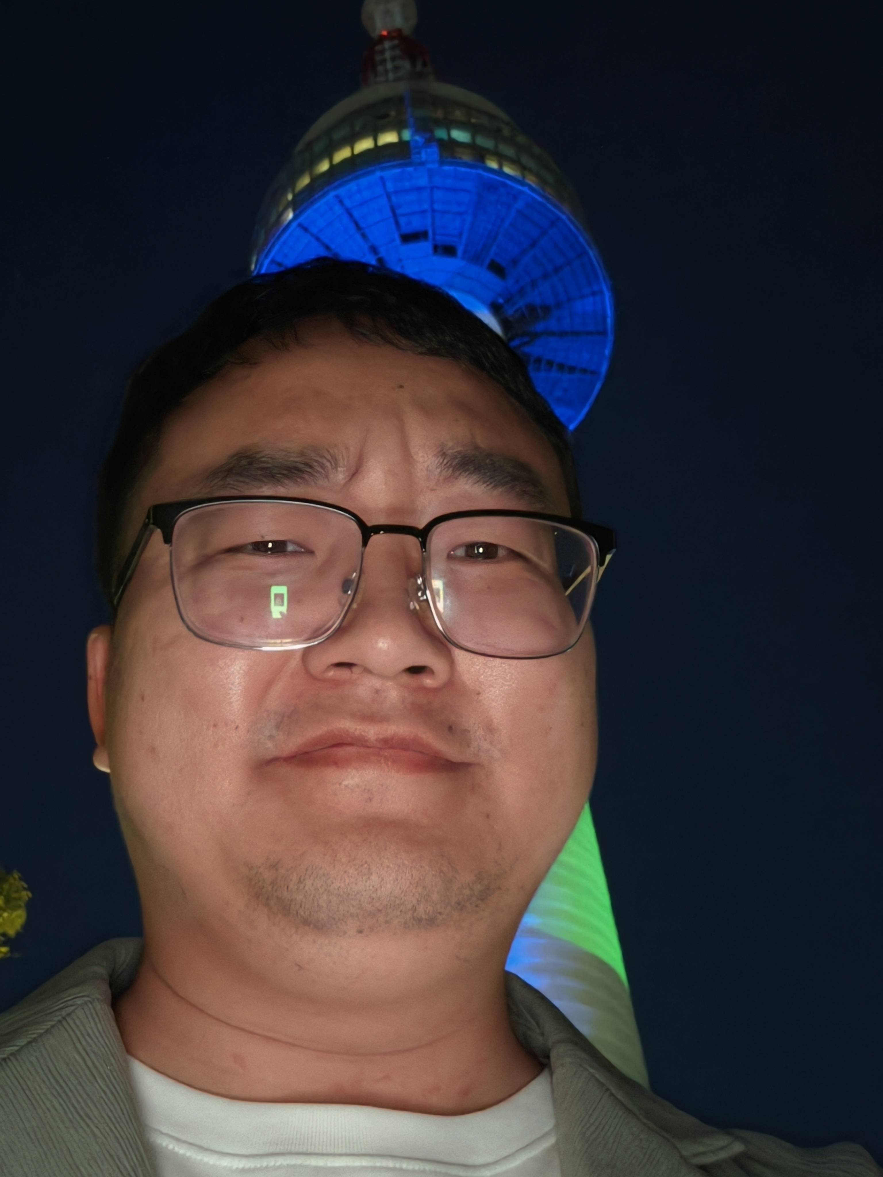 是的，你现在看到的就是韩国最高的塔，也是韩国首尔最高的地方。  ​​​