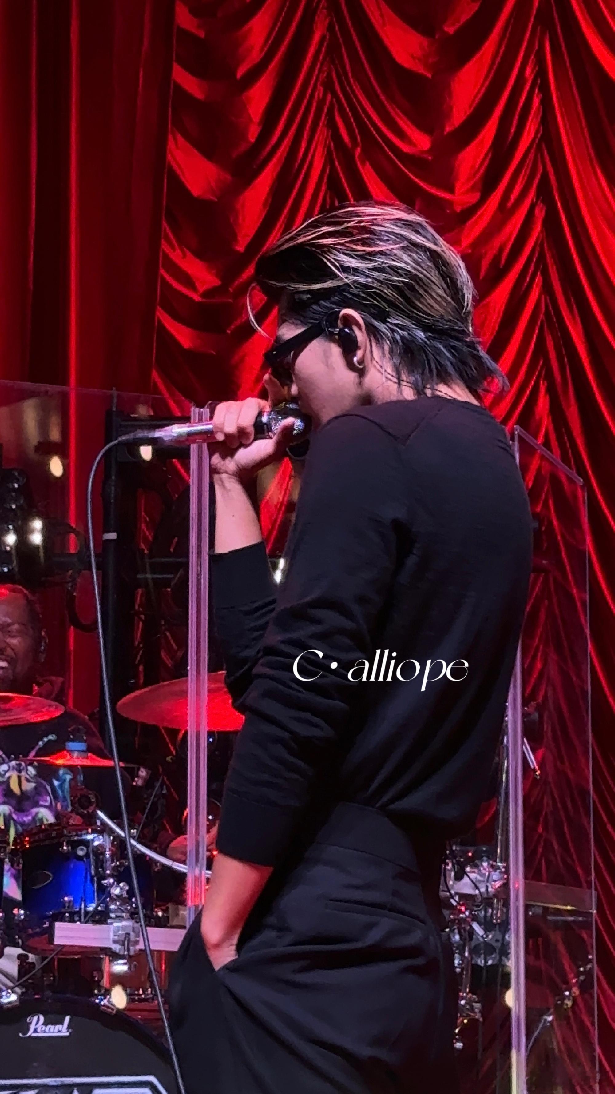 蔡徐坤男粉激动喊我就是披萨 这种无距离感的互动真的太香了，蔡徐坤接地气提问，男粉