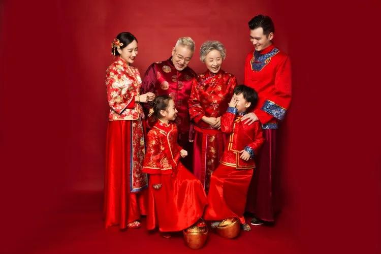 不愿生娃？网友有招：
一：所有家庭及个人财产，只能由亲生子女继承；
二：所有公立