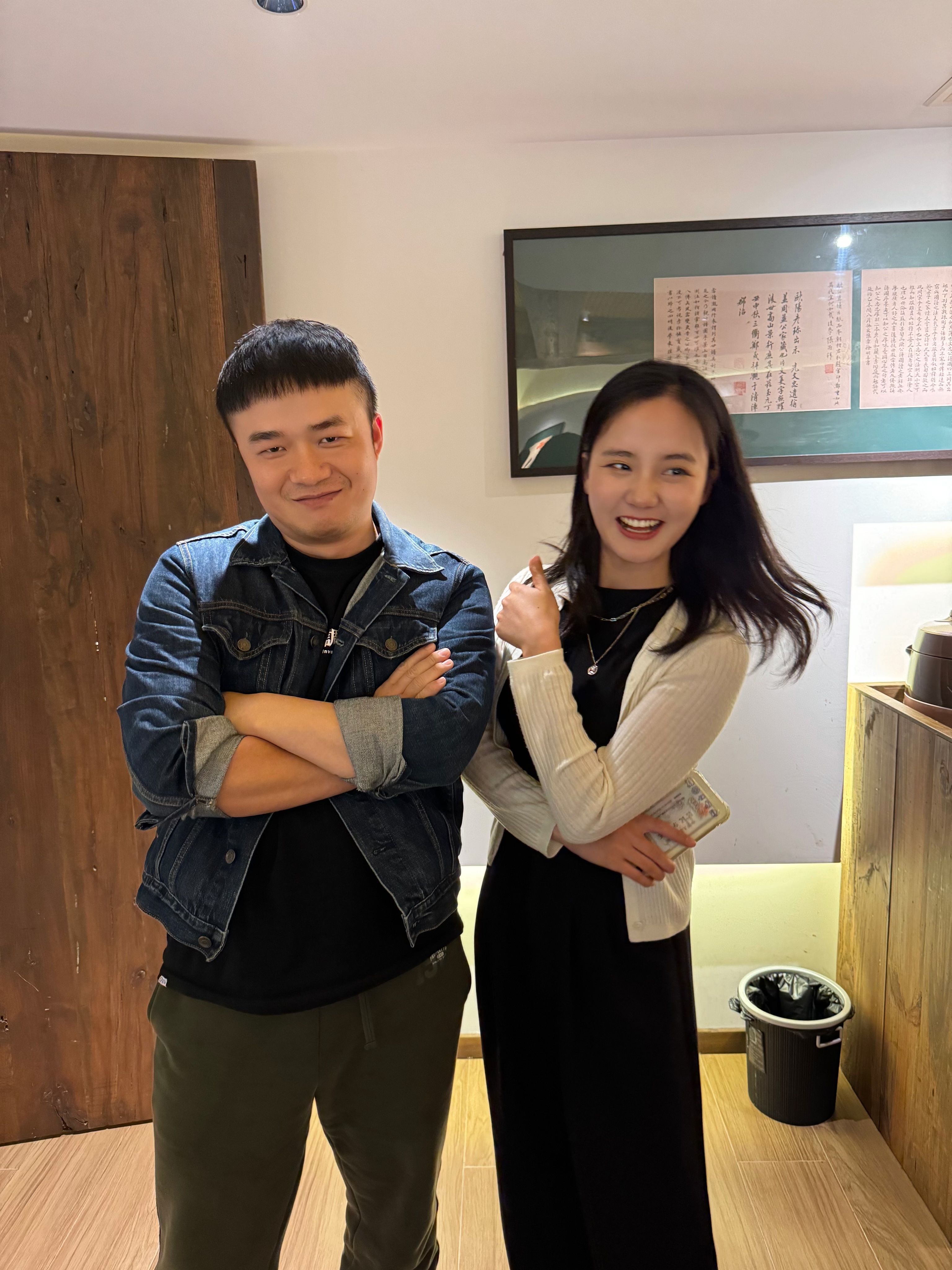 我发誓，现实生活中，我真的是第一次见到这个姓！[允悲]  ​​​
